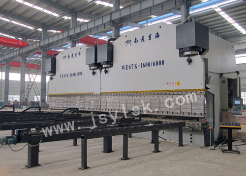 雙機聯動(dong)折彎機