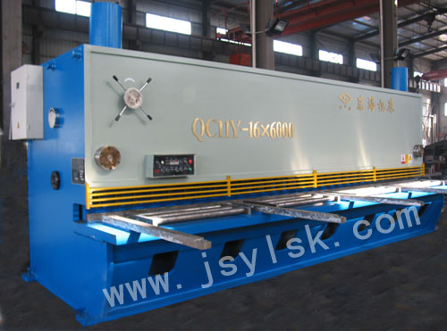 QC11Y系列液(ye)壓閘式(shi)剪闆機(ji)