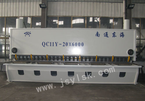 QC11Y-20*6000液(yè)壓閘式剪(jiǎn)闆機