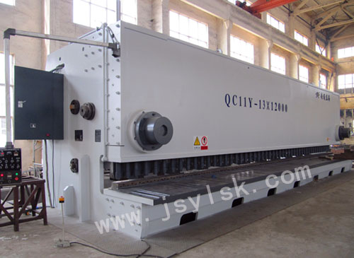 QC11Y-13*12000大(dà)型剪闆機