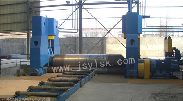 大(dà)型上輥萬能式卷(juàn)闆機