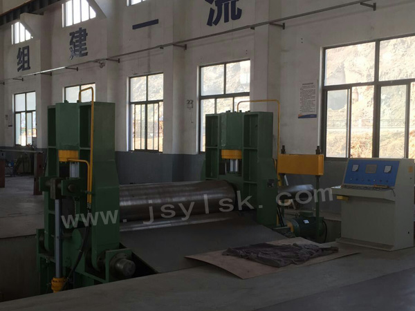 中小型(xing)上輥萬能式卷闆(pan)機