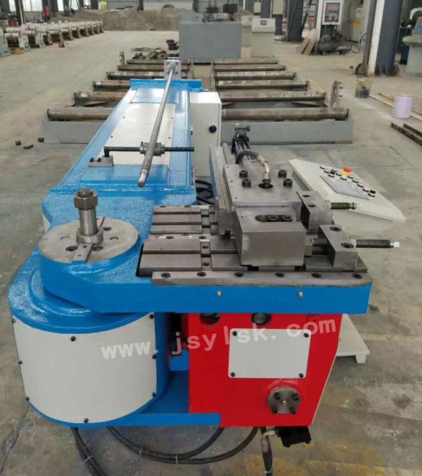 液壓彎(wān)管機