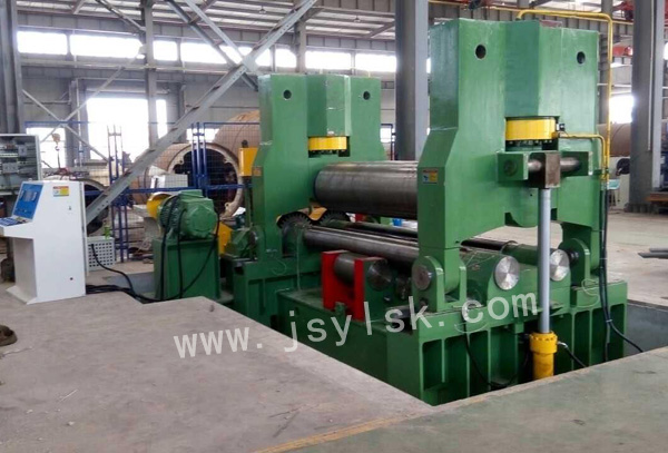 中小型(xíng)上輥萬(wàn)能式卷(juàn)闆機