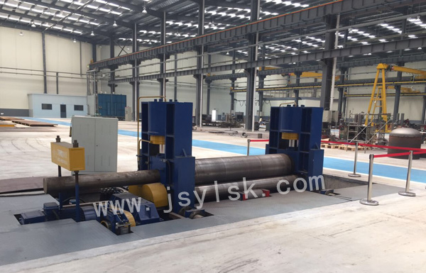 中小型(xíng)上輥萬能式卷(juan)闆機