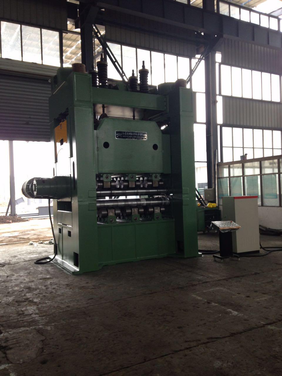 四(si)重式中(zhong)厚闆校(xiào)平機