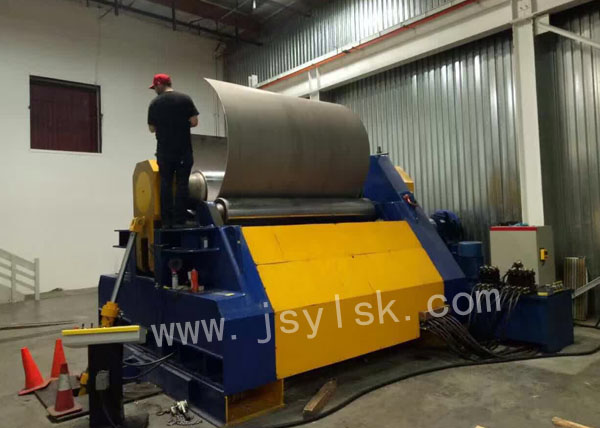 四輥卷闆(pan)機