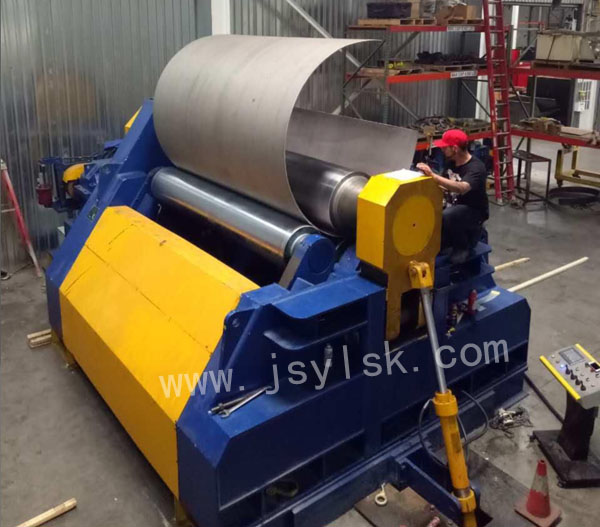 四(sì)輥卷闆機