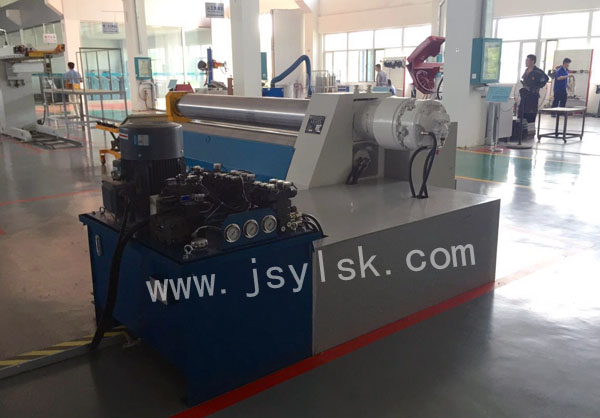 四輥卷闆(pan)機