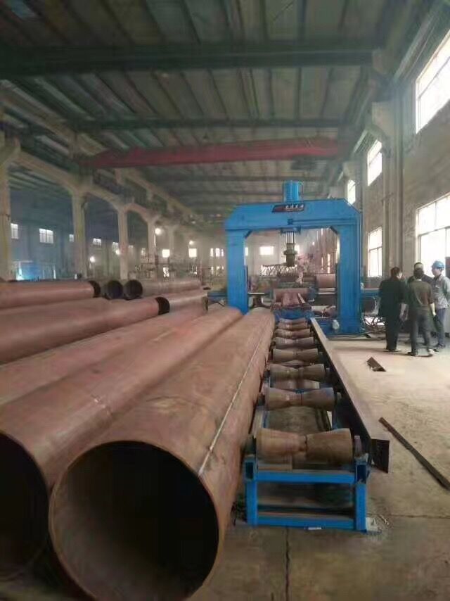 南通東(dong)海機床集團制管(guǎn)/鐵塔專用設備