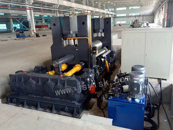 水(shui)平下調(diao)式卷闆(pǎn)機