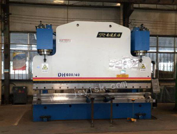 WE67K-600/4000大型(xing)折彎機