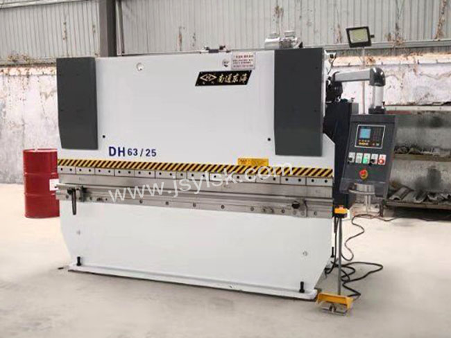 WC67Y-63/2500液壓(yā)折彎機(jī)