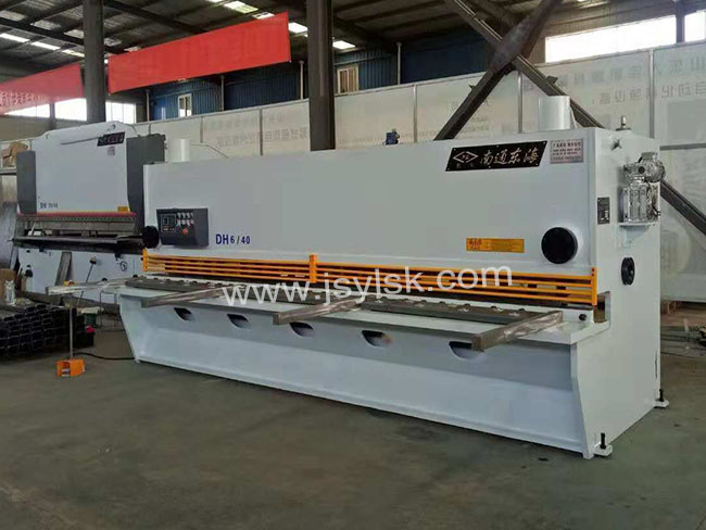 QC11Y-6*4000液(ye)壓剪闆機