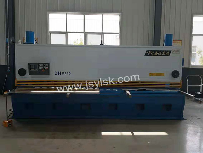 QC11Y-8*4000液壓(ya)剪闆機(jī)