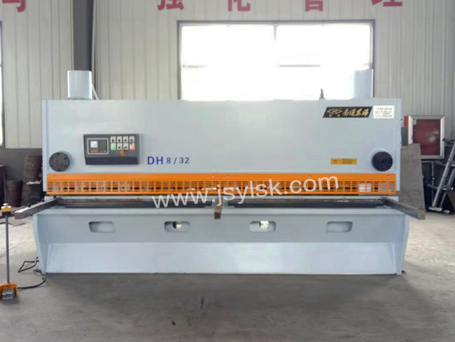 QC11Y-8*3200液壓(yā)剪闆機(ji)