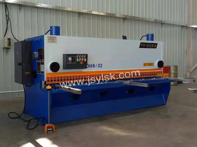 QC11Y-6*3200液壓剪(jiǎn)闆機