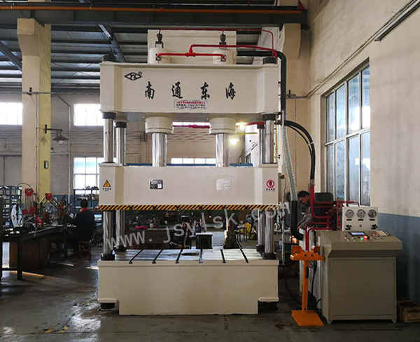 YL32-315噸四柱(zhù)液壓機