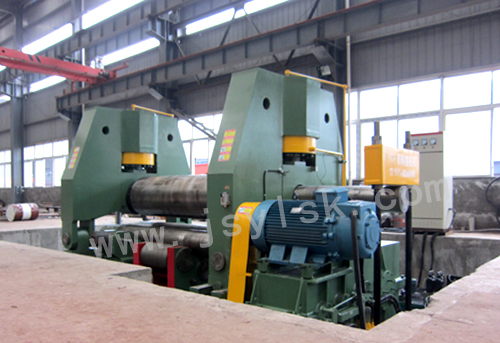 大型上(shang)輥萬能(neng)式卷闆(pan)機