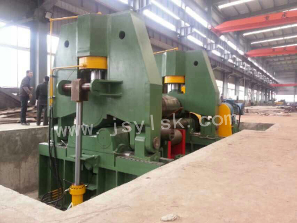 大型卷(juan)闆機