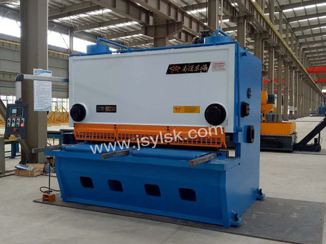 QC11Y-30*2500剪(jian)闆機