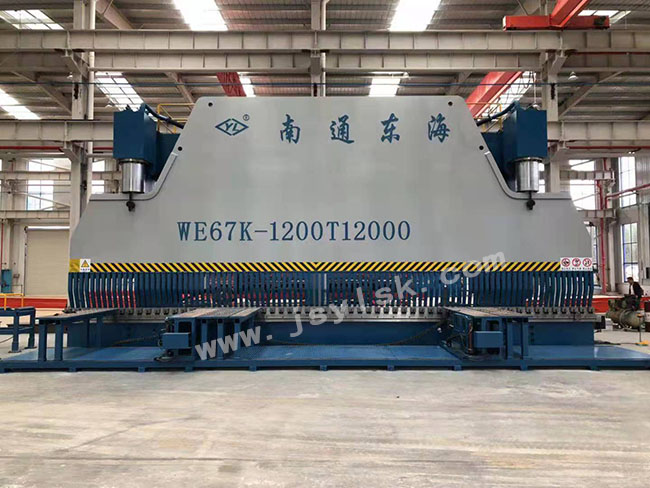 WE67K-1200/12000大型(xing)數控折(shé)彎機