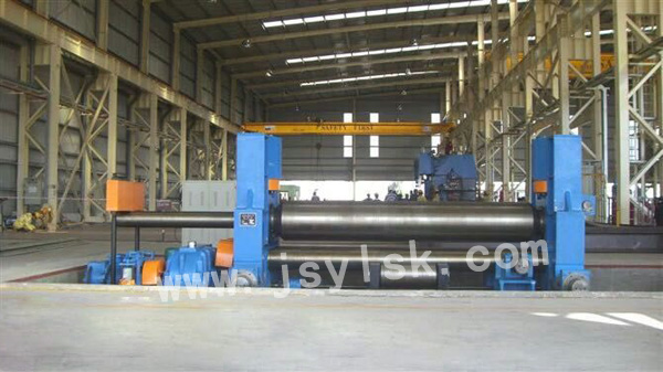 中小型(xíng)上輥萬(wan)能式卷(juan)闆機